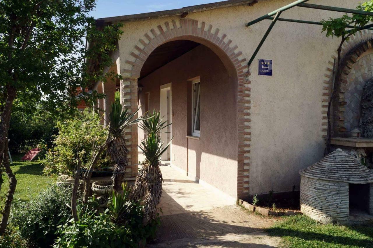 Appartement Apartman Eric à Pula Extérieur photo