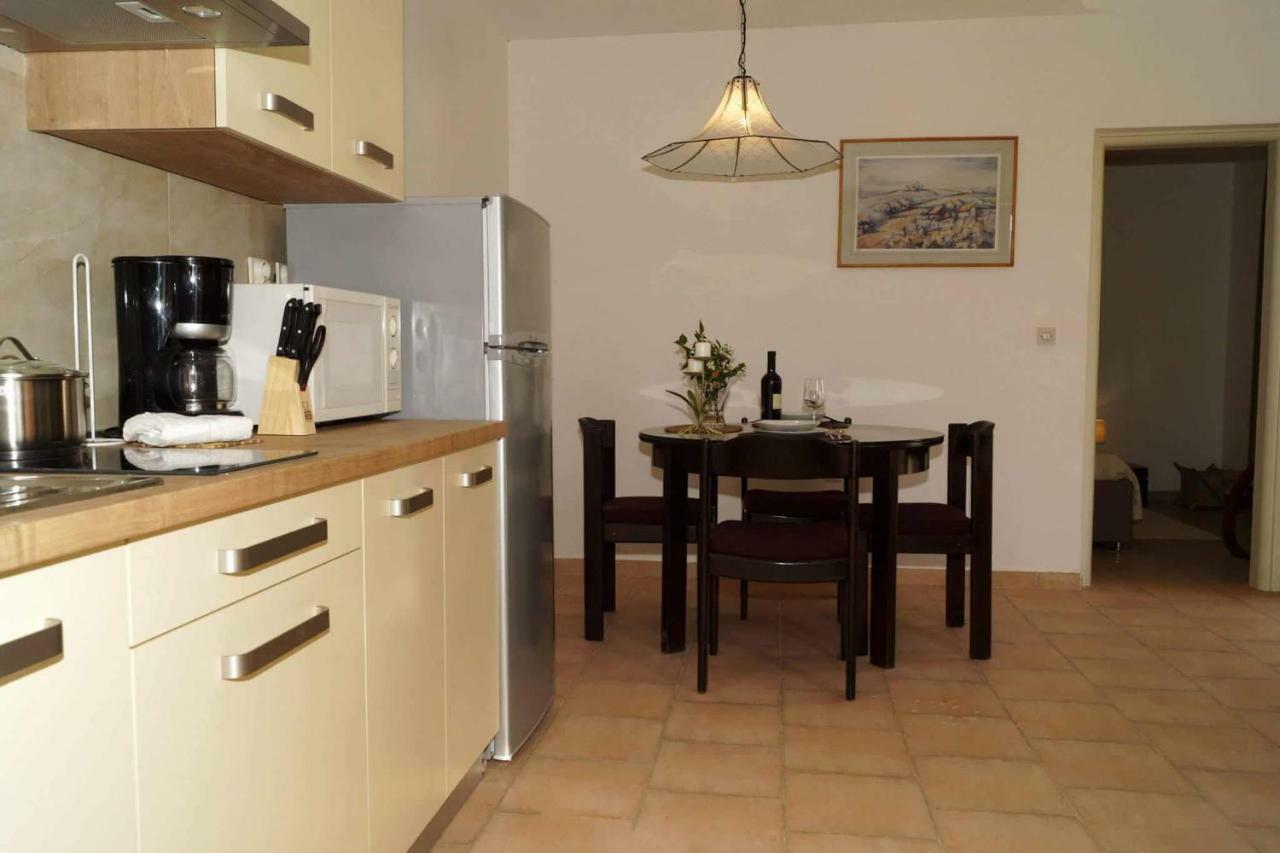 Appartement Apartman Eric à Pula Extérieur photo