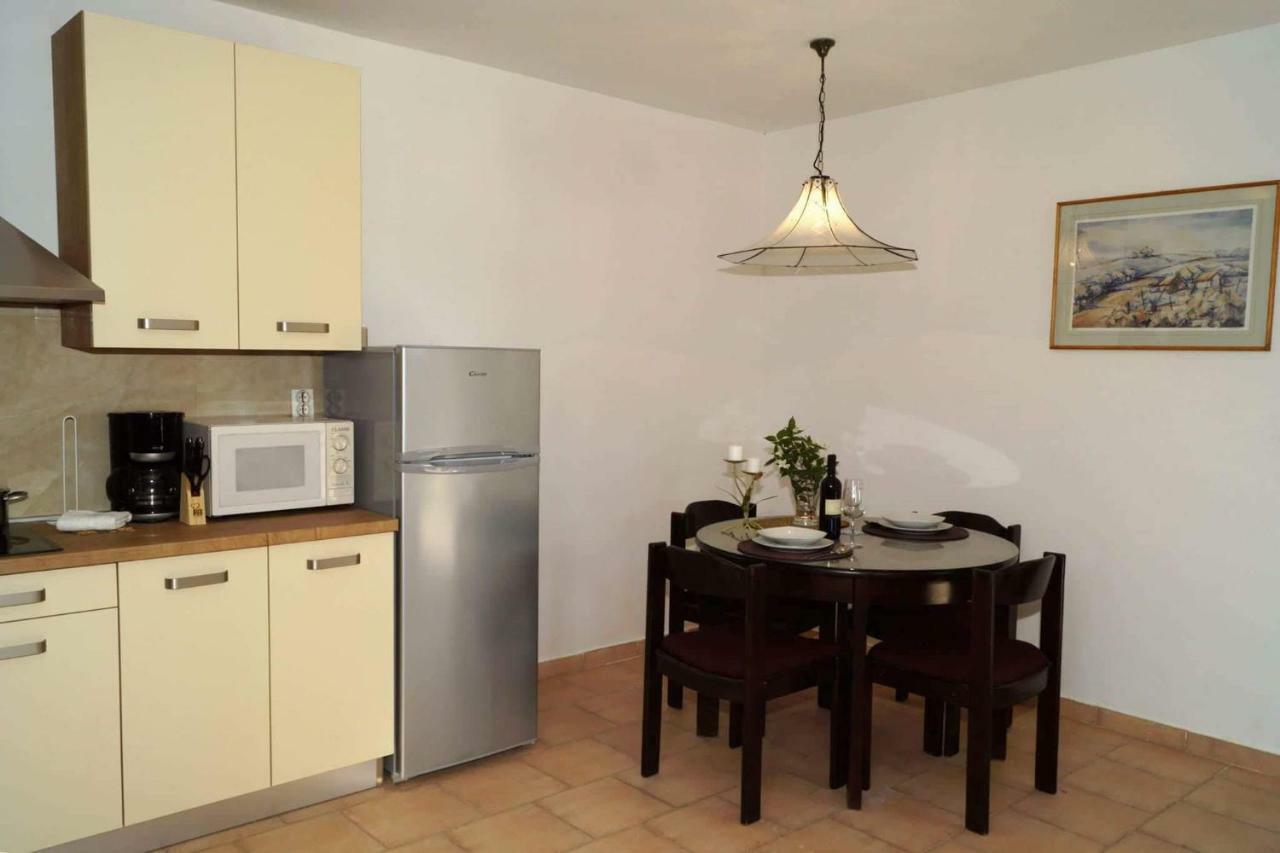 Appartement Apartman Eric à Pula Extérieur photo