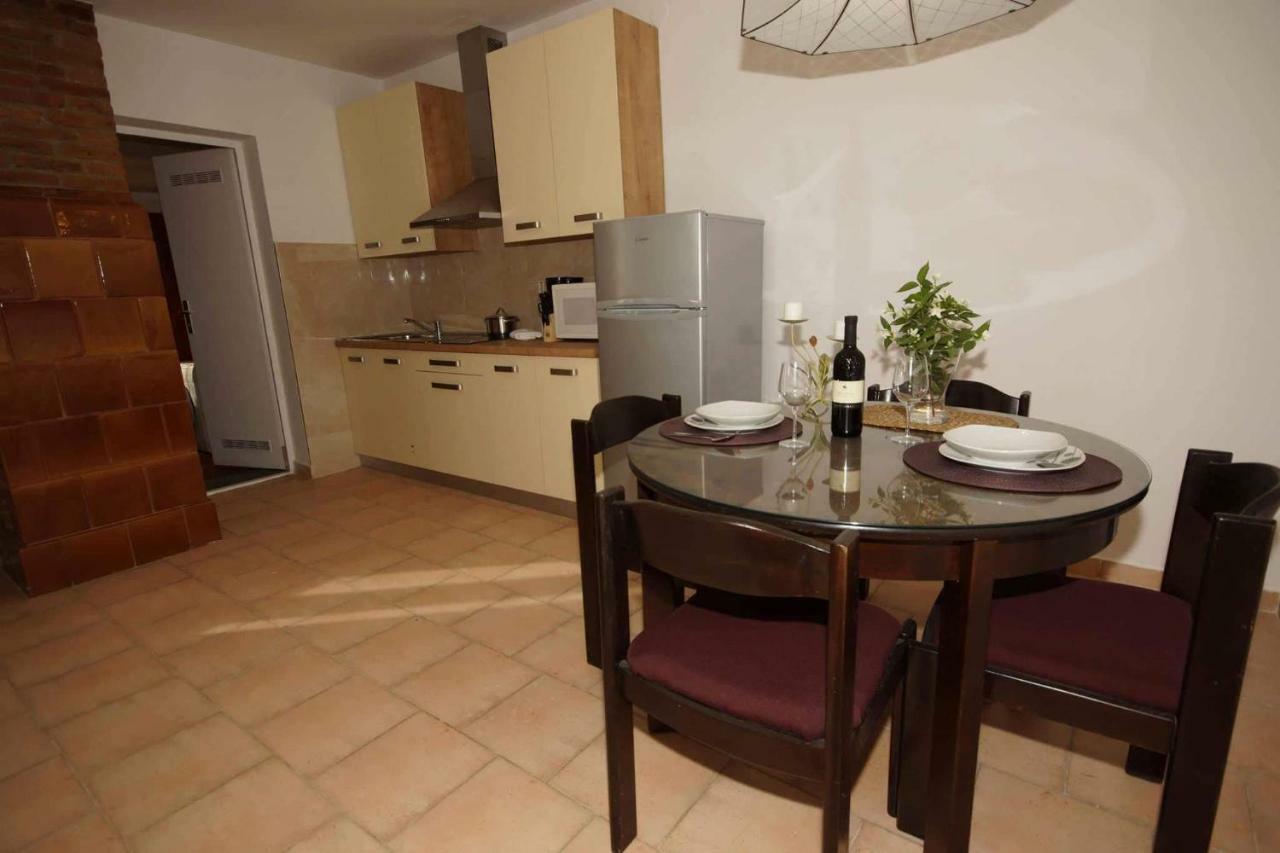 Appartement Apartman Eric à Pula Extérieur photo