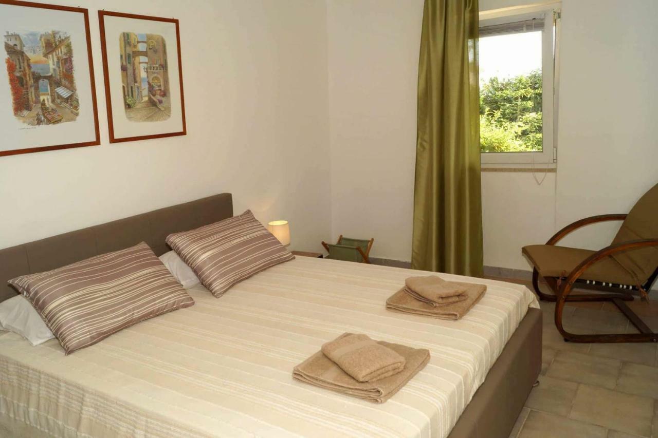Appartement Apartman Eric à Pula Extérieur photo