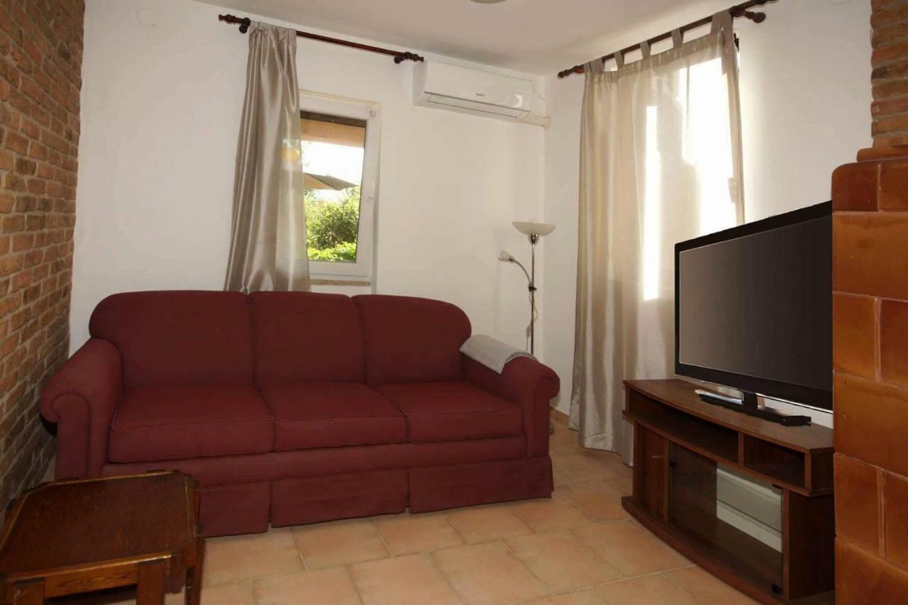 Appartement Apartman Eric à Pula Extérieur photo