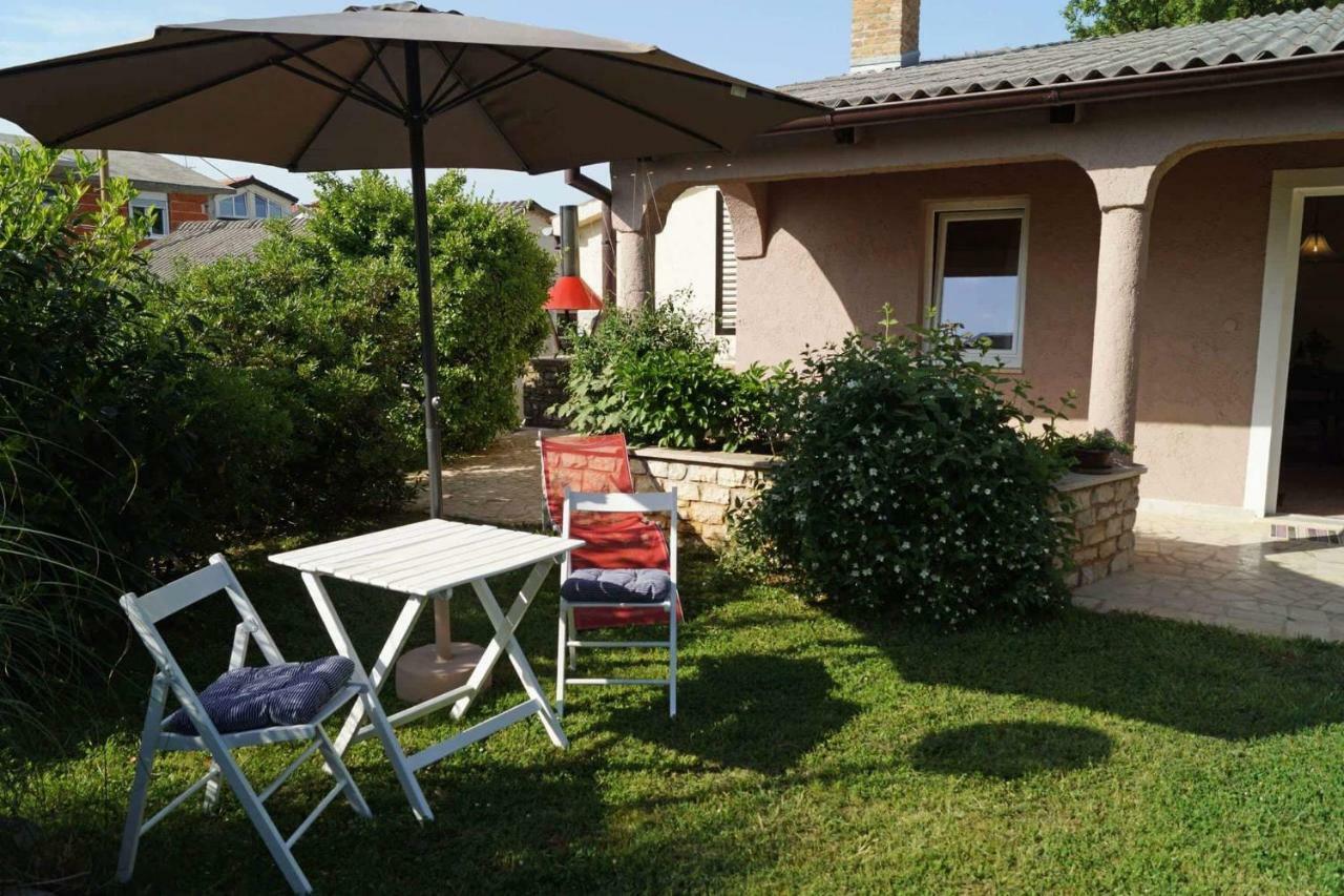 Appartement Apartman Eric à Pula Extérieur photo