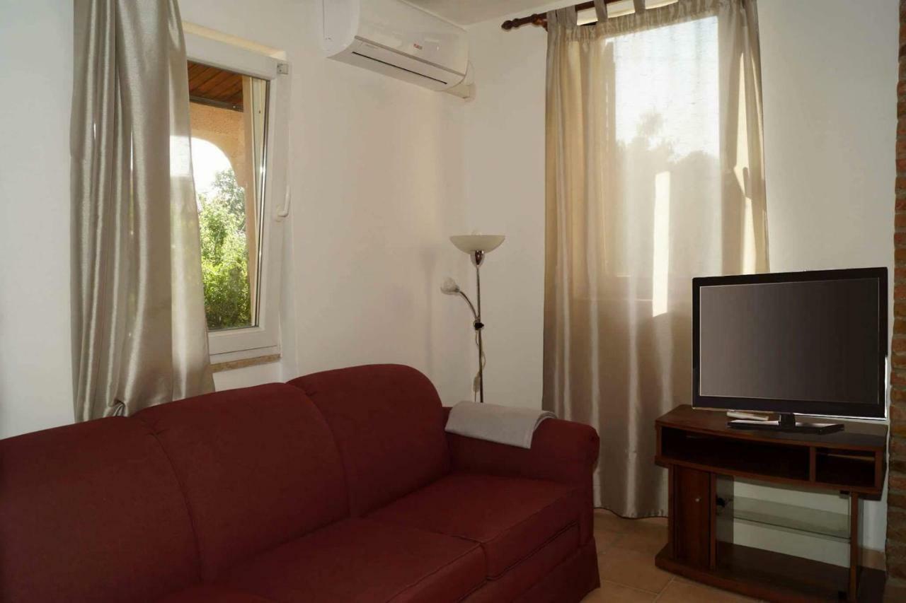 Appartement Apartman Eric à Pula Extérieur photo